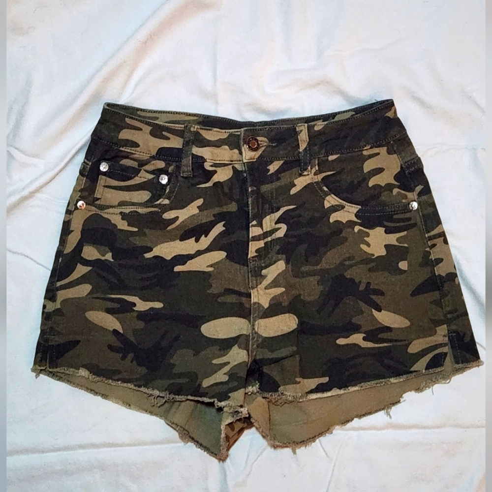 Camouflage Women's Shorts 2.5"‎ Unbranded